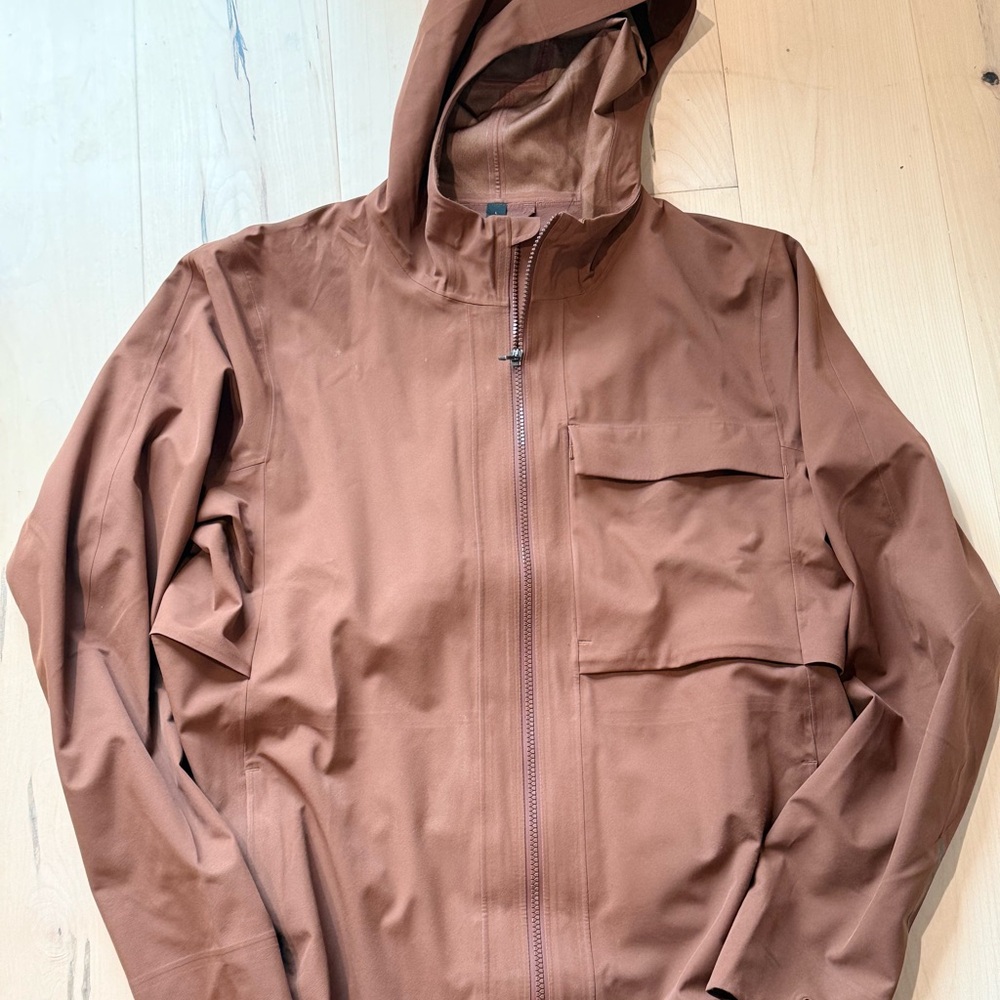 Lululemon Men’s Brown Hooded Raincoat with Water-Resistant Fabric